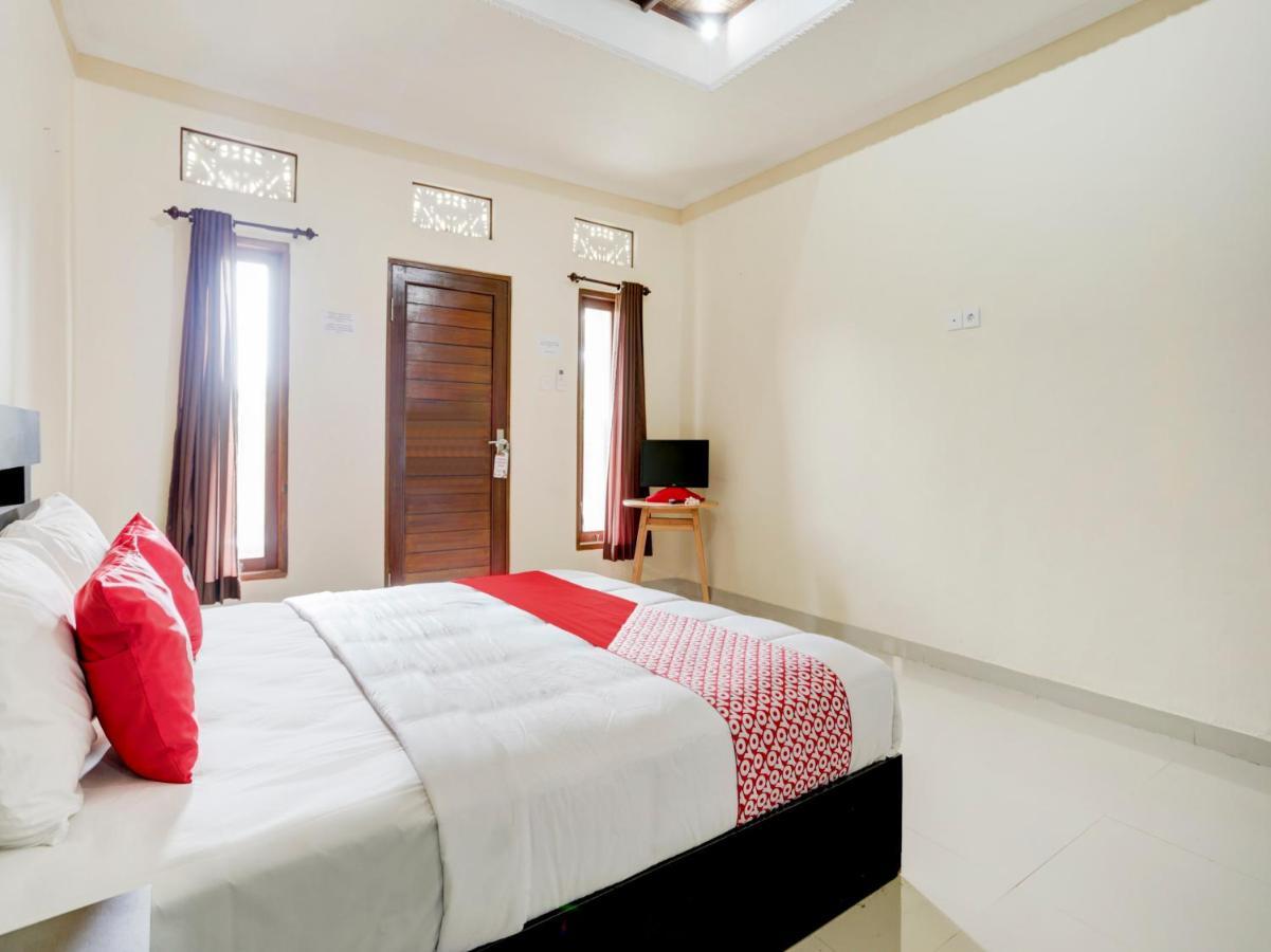 Oyo 90711 Blembong Homestay Jimbaran Extérieur photo